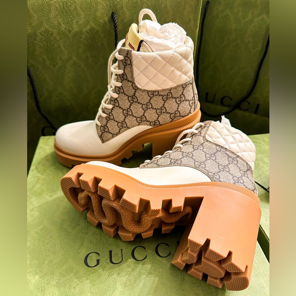 Gucci boots (used like new) worn just once - Picture 2 of 4